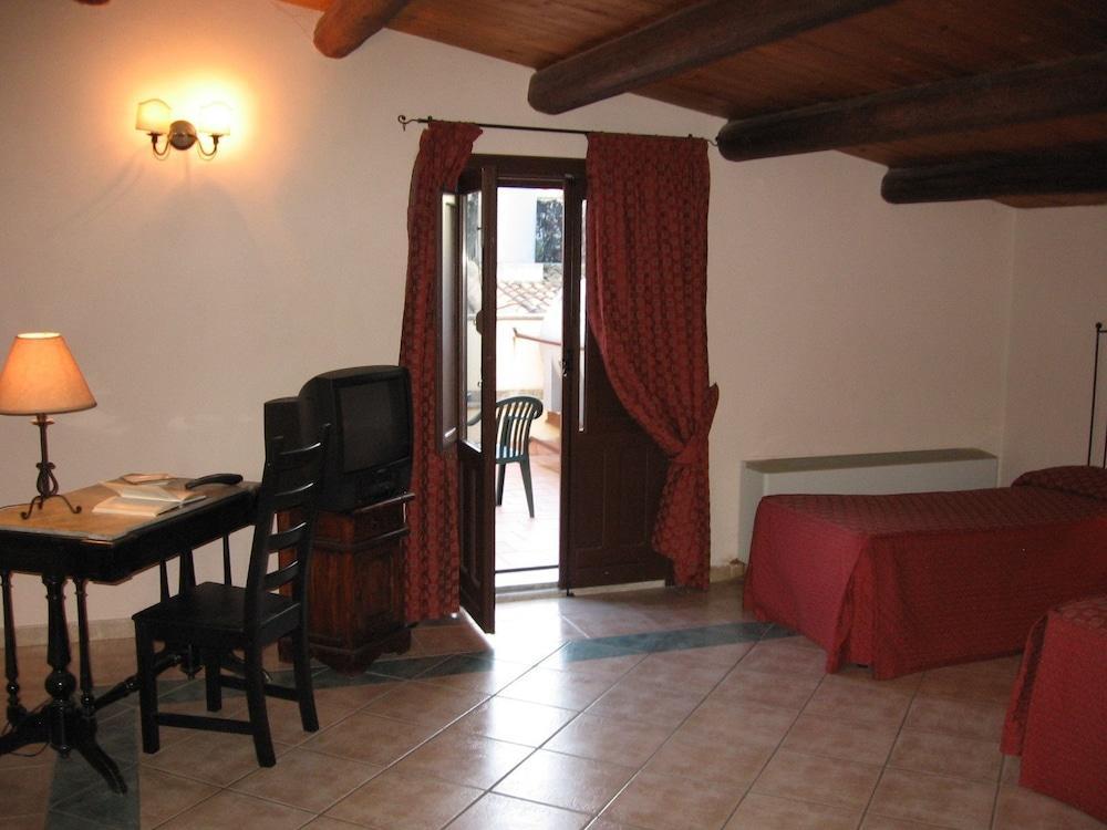La Fontanella Hotel 3*